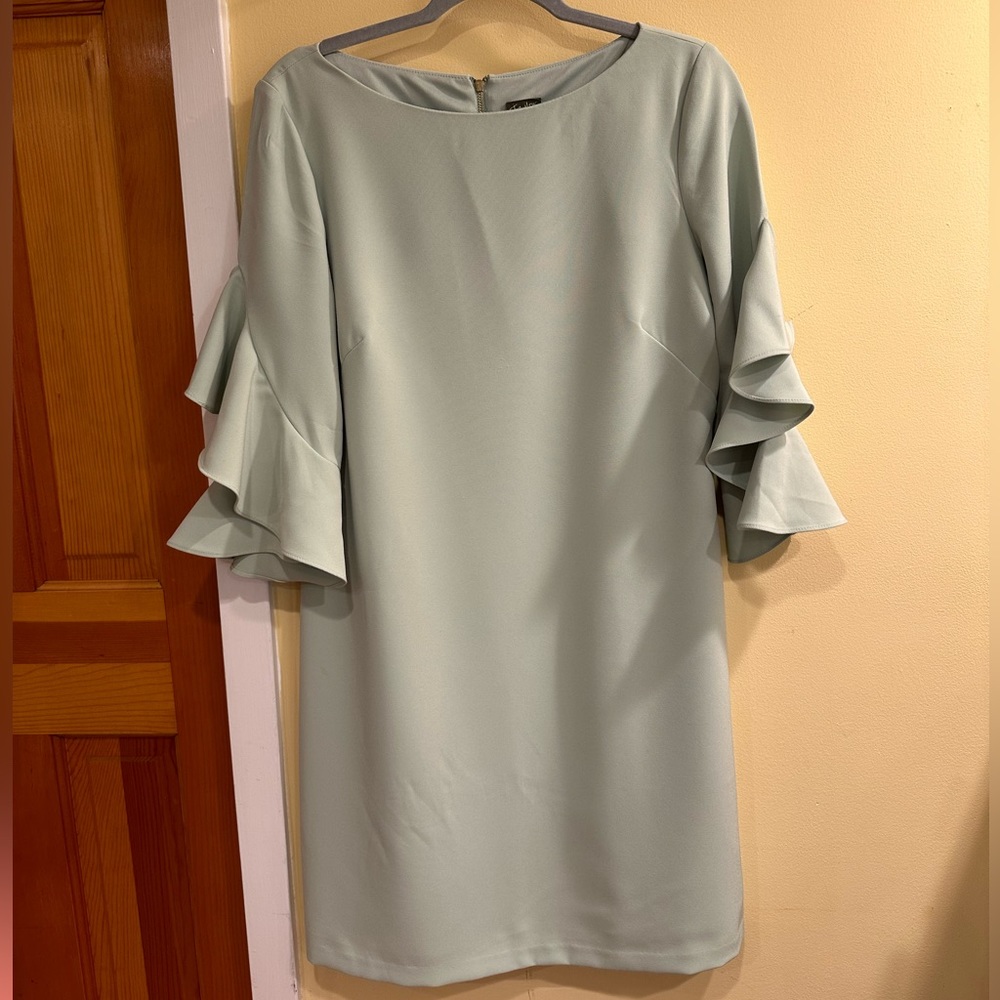 Flutter sleeve, mint colored  Midi dress